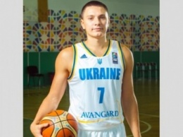 Баскетболист сборной Украины Д.Лукашов выиграл бронзовую медаль чемпионата Литвы