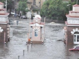 Дождь превратил Одессу в Венецию (фото, видео)