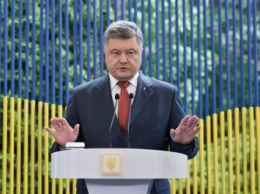 Порошенко снова пообещал гражданство иностранцам, воюющим за Украину