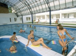 Ученые: Купание в бассейнах и банях опасно для здоровья