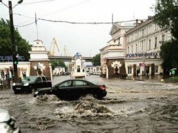 Из-за ливней в Одессе запретили купаться в море