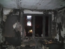 Пожар в общежитии Харькова: спасатели эвакуировали больше 20 человек, в здании полностью выгорела одна комната