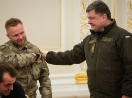 Военный бюджет разворовывают, - боец "Азова"