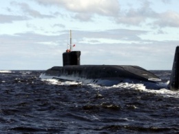Латвия в очередной раз зафиксировала у своих границ военный корабль и подлодку РФ