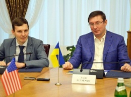 Луценко пообещал США суд над Януковичем