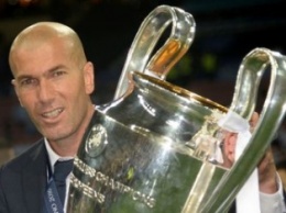 Уволенный из "Реала" тренер Бенитес получит бонус за победу в Лиге чемпионов, которую добыл Зидан