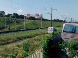 На поселке Котовского мужчина погиб под колесами поезда (ФОТО)