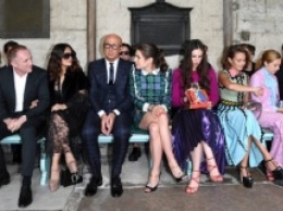 Соко, Сальма Хайек и другие звезды посетили показ Gucci в Вестминстерском аббатстве