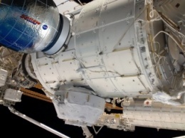 Астронавты NASA вошли в надувной модуль МКС