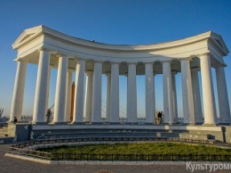 Перед Воронцовской колоннадой состоится масштабный концерт классической музыки