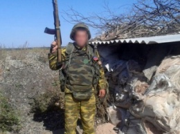 Украинские военные спасли раненого боевика (фото)
