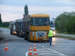 На Николаевщине водители из 25 грузовиков заблокировали работу ГВК: весы выведены из строя