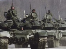 Огромная колонна танков боевиков под Луганском испугала Россию (ФОТО)