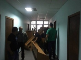 Дело "2 мая": в одесском суде забаррикадировались 50 человек