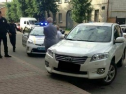 В Кировограде патрульные полицейские выписали штраф чиновнику (ФОТО)