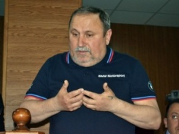 Задержанный на крупной взятке николаевский вице-губернатор дожидается в Одессе меры пресечения и заверяет, что золото купил на зарплату