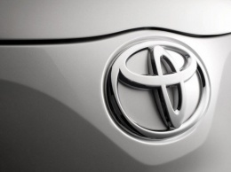 "Тойоту" вновь назвали самым дорогим автомобильным брендом