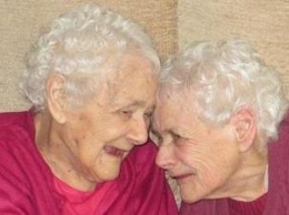 Самые пожилые близнецы в мире умерли с разницей в месяц