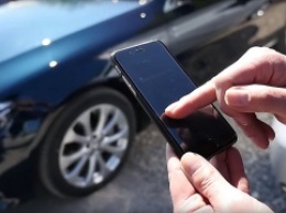Новая функция Mercedes E-Class затрет экран вашего смартфона до дыр [видео]