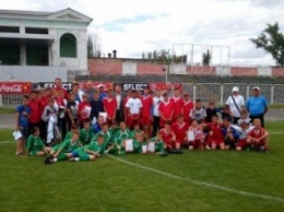 В Мариуполе юные футболисты провели турнир (ФОТО)