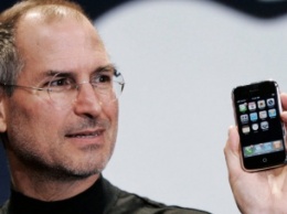 Когда появился самый первый слух о разработке iPhone?