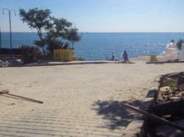 В Отраде завершаются работы по благоустройству муниципального пляжа