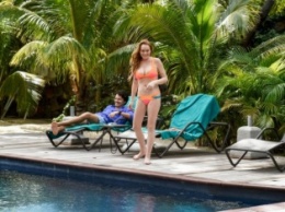 Линдси Лохан отдыхает с Егором Тарабасовым на Маврикии. Линдси Лохан ужаснула поклонников обвисшей попой