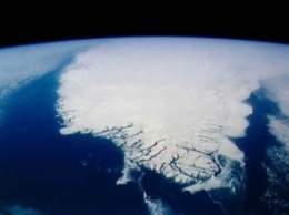 Таяние ледников Гренландии в 2015 году подтверждает арктическую амплификацию