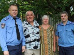 Руководство Славянского отдела полиции поздравило ветерана подразделения с юбилеем