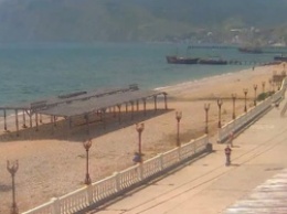 Главные пляжи аннексированного Крыма без туристов (ФОТО)