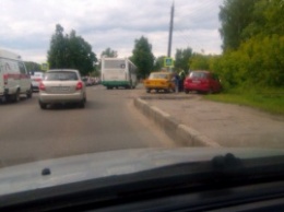 Какого абсурда не встретишь на улицах: на место ДТП в Ярославле приехала машина ГАИ времен СССР