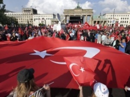 Германия не может обещать сохранность своих депутатов в Турции