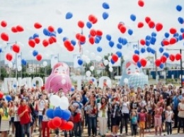 В российских городах прошли торжественные мероприятия в честь дня России