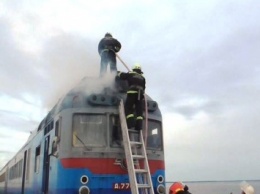 В Черкасской области загорелся дизельный поезд (Видео)