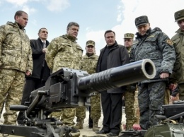 Президент Украины наградил украинских военных взявших в плен российских спецназовцев под Счастьем (видео)