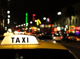 Такси в аэропорт и другие услуги компании «Таксишка»