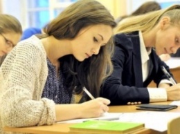 Макеевские выпускники показали высокий уровень знаний по русскому и украинскому языкам