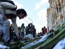 В Москве на акции памяти жертв стрельбы в Орландо задержаны два человека