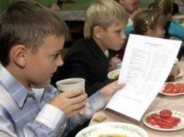 На школьном питании черниговские чиновники едва не прикарманили 2,7 миллиона гривен