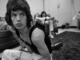 Режиссер "Аббатства Даунтон" экранизирует книгу о The Rolling Stones