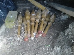 В Луганской области нашли тайник с танковым пулеметом (фото)