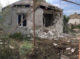 Сепаратисты обстреляли мирный Чермалык. Повреждены жилые дома (Шокирующие фото)