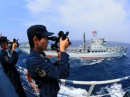 Военный корабль КНР вторгся в территориальные воды Японии