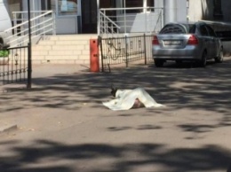 Житель Черноморска умер прямо на улице