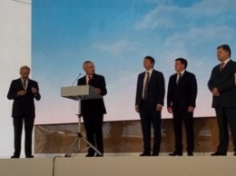 Президент Порошенко открывает новый терминал и завод Bunge в Николаевском порту