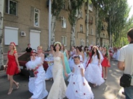 В городе выберут черешневую невесту