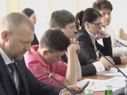 Не выдержав "титанического" труда, герой Украины Савченко уснула на заседании комитета по нацбезопасности (Видео)