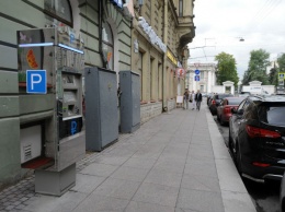 Петербуржцы не желают видеть паркоматы и портят их