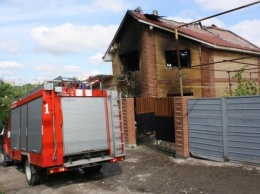 В Запорожье горел двухэтажный дом