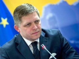 Премьер Словакии выступил за снятие санкций с РФ